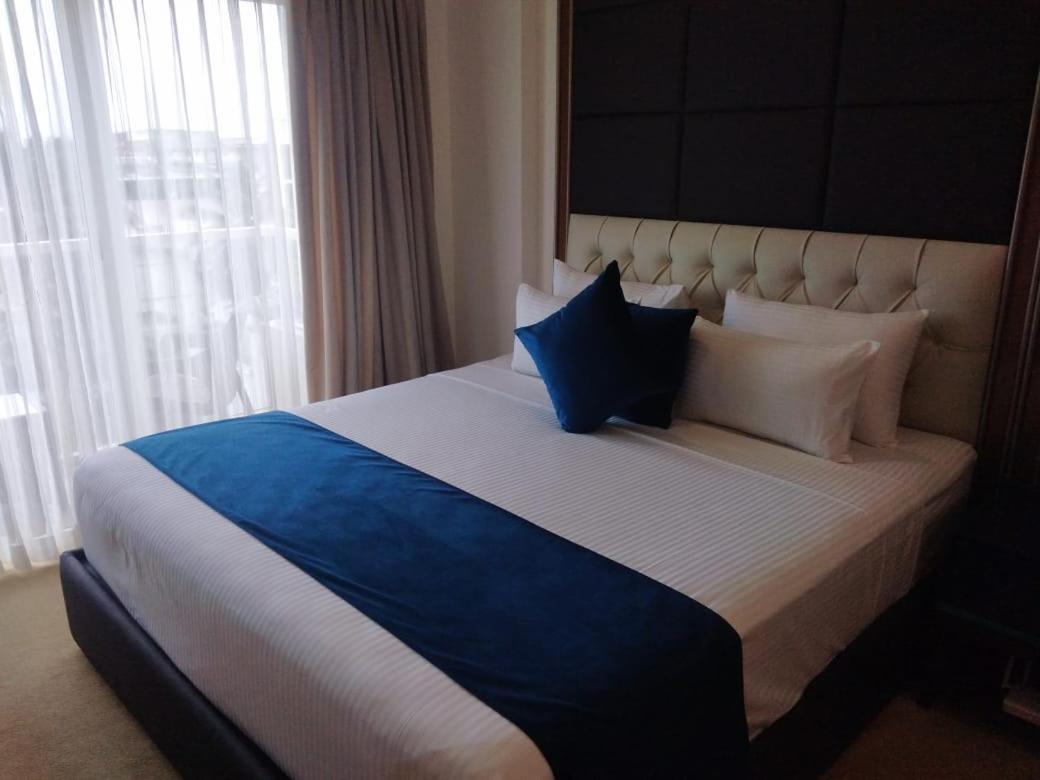 Apartment Ocean Breeze Luxury By Serendib Vacation